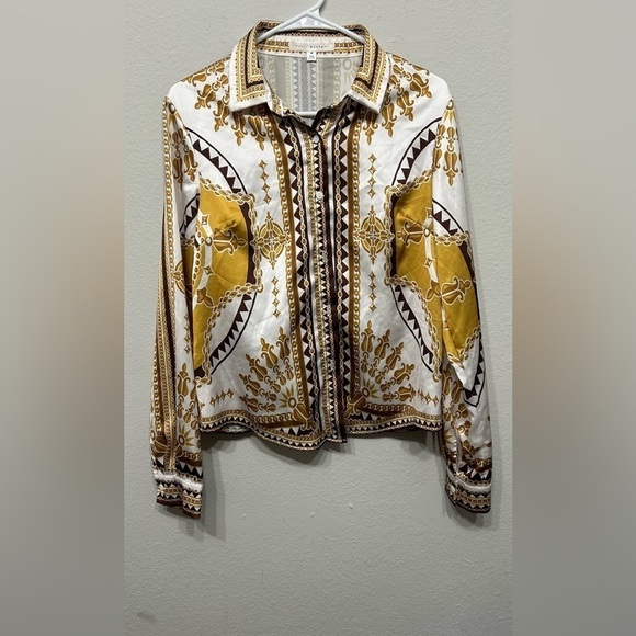 Her Bottaire down botton shirt Size M White and Gold - Picture 3 of 7